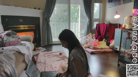 Alize Zaide online show from February 1, 10:55 pm