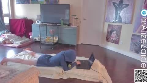 Alize Zaide online show from February 18, 7:09 pm