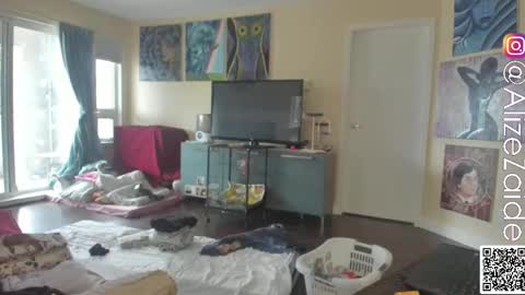 Alize Zaide online show from March 4, 8:27 pm