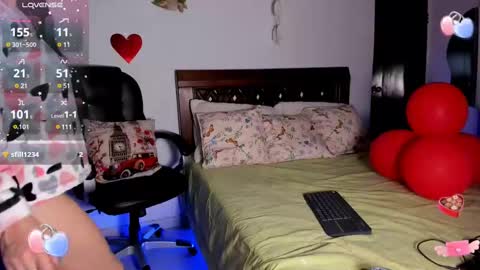 Andrea..... online show from February 17, 11:53 pm