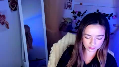Snapshot of allana_dream chatting on July 1, 5:53 am Allana online show from July 1, 5:53 am