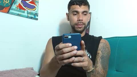 Allan online show from January 8, 7:27 pm