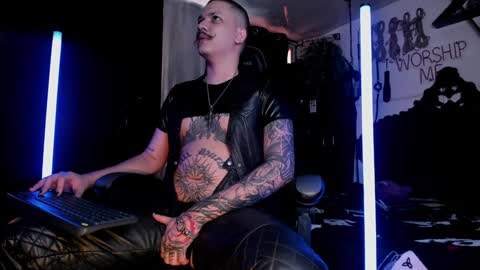 Snapshot of allanhurtss chatting on December 8, 5:33 pm online show from December 8, 5:33 pm