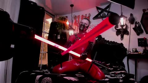 Snapshot of allanhurtss chatting on December 9, 8:23 pm online show from December 9, 8:23 pm