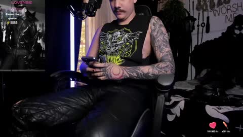 Snapshot of allanhurtss chatting on December 17, 5:58 pm online show from December 17, 5:58 pm