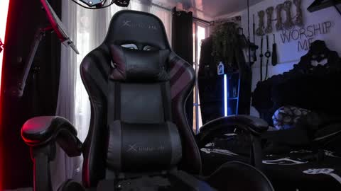 Snapshot of allanhurtss chatting on January 21, 6:23 pm online show from January 21, 6:23 pm