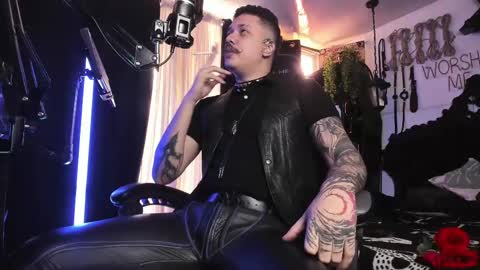 Snapshot of allanhurtss chatting on February 13, 6:27 pm online show from February 13, 6:27 pm