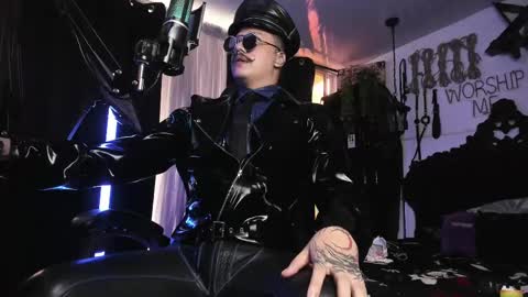 Snapshot of allanhurtss chatting on February 20, 6:35 pm online show from February 20, 6:35 pm