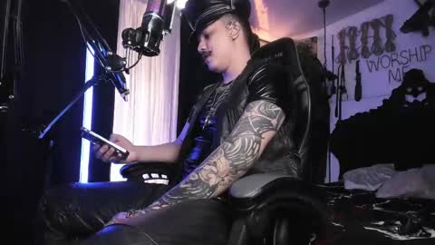 Snapshot of allanhurtss chatting on February 24, 6:47 pm online show from February 24, 6:47 pm