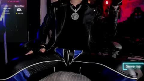 Snapshot of allanhurtss chatting on November 25, 5:46 pm online show from November 25, 5:46 pm