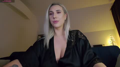 A day u didnt smile is a lost day online show from December 5, 4:58 pm