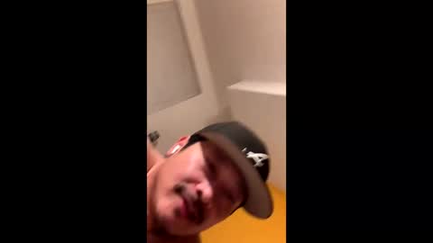 Snapshot of alldayerieday720 chatting on November 13, 1:15 am alldayerieday720 online show from November 13, 1:15 am