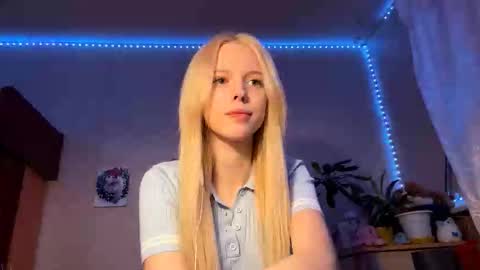 Snapshot of allegralenherr chatting on November 17, 3:18 pm Lina online show from November 17, 3:18 pm