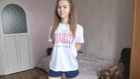 Snapshot of allegraschroeter chatting on November 23, 7:08 am Anna online show from November 23, 7:08 am