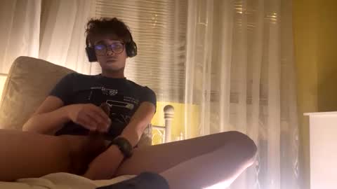 Snapshot of allenbijusimon chatting on March 28, 11:26 pm Allen Biju online show from March 28, 11:26 pm