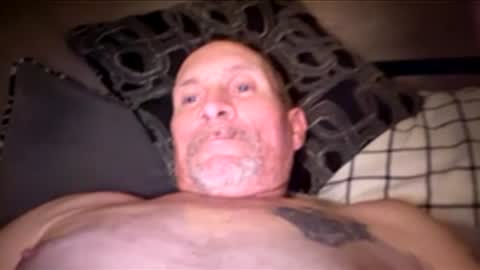 Snapshot of allenmarrs666 chatting on March 28, 8:03 am allenmarrs666 online show from March 28, 8:03 am