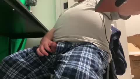 Allergictolove online show from December 16, 11:39 pm