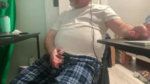 Allergictolove online show from January 31, 10:52 pm