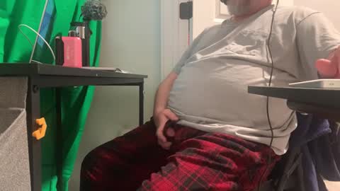 Allergictolove online show from February 15, 4:25 am