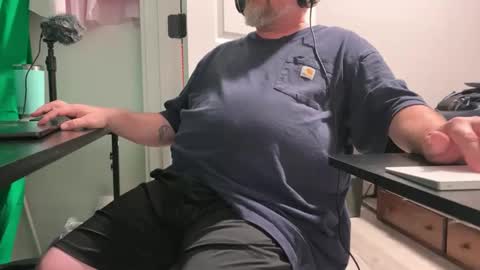 Allergictolove online show from September 21, 9:16 pm