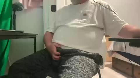 Allergictolove online show from October 11, 9:13 pm