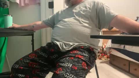 Allergictolove online show from November 17, 4:35 pm