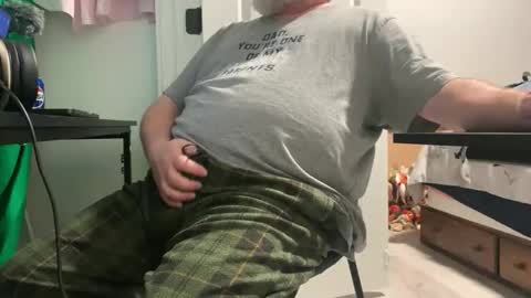 Allergictolove online show from November 24, 11:59 pm