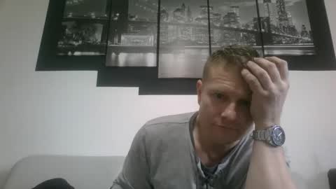 alles594462 online show from February 1, 8:24 am