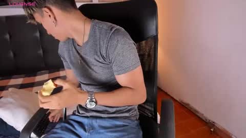 Snapshot of allexcano chatting on February 23, 1:10 pm Allex online show from February 23, 1:10 pm
