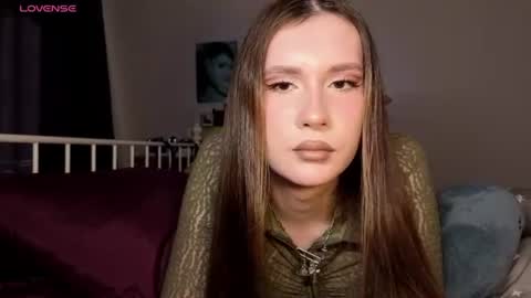 Snapshot of allgloryforloryy chatting on June 22, 12:57 pm Lory Glory online show from June 22, 12:57 pm
