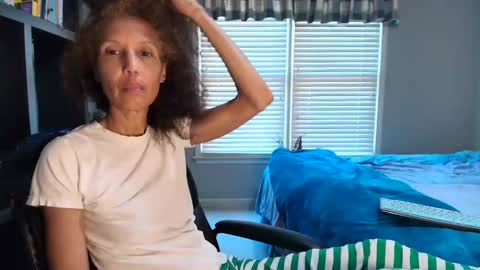 wishlist on bio online show from November 1, 9:06 pm