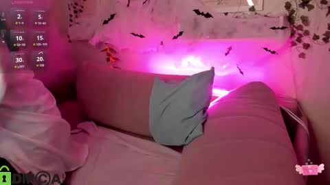 Snapshot of alli_aster chatting on October 30, 3:52 am alli_aster online show from October 30, 3:52 am