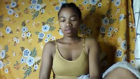 alliciax632770 online show from December 2, 10:16 pm