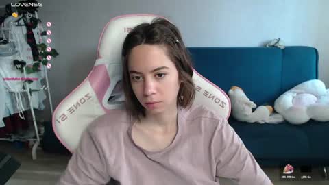 Snapshot of allie_hazie chatting on June 21, 12:35 am alice online show from June 21, 12:35 am