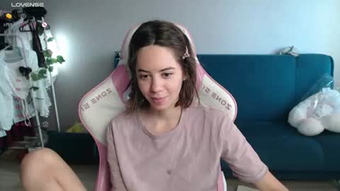 Snapshot of allie_hazie chatting on July 1, 12:12 am alice online show from July 1, 12:12 am