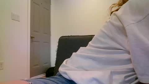 alliebearx online show from December 26, 8:00 pm