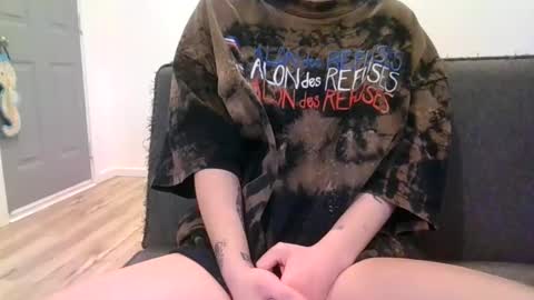 alliebearx online show from January 12, 9:40 pm