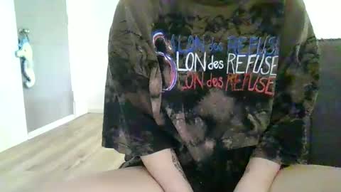 alliebearx online show from January 13, 6:27 pm