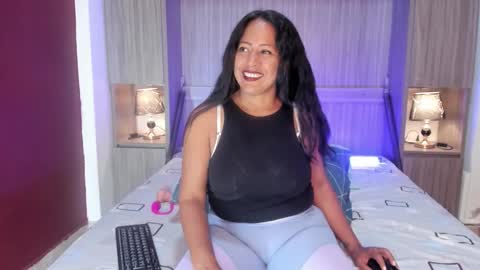 Snapshot of alliebennet chatting on March 27, 8:08 pm ALISON online show from March 27, 8:08 pm