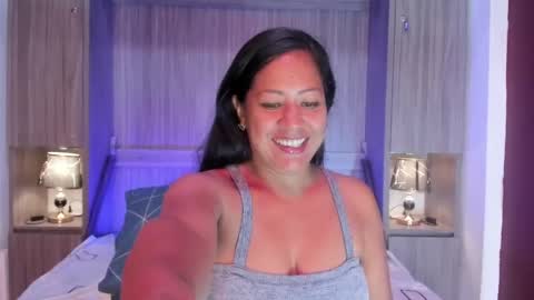 Snapshot of alliebennet chatting on April 19, 12:04 pm ALISON online show from April 19, 12:04 pm