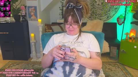 Snapshot of allieberrybb chatting on January 22, 8:18 am bb online show from January 22, 8:18 am