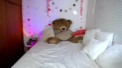 Allie  online show from February 26, 9:58 pm