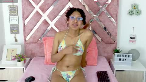Snapshot of allis0n_ik chatting on June 5, 6:52 am ALLIS0N IK online show from June 5, 6:52 am