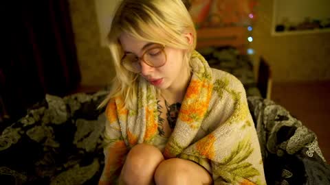 Snapshot of allison_cuty chatting on January 24, 10:51 pm Allison online show from January 24, 10:51 pm