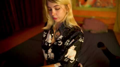 Snapshot of allison_cuty chatting on September 15, 8:31 pm Allison online show from September 15, 8:31 pm