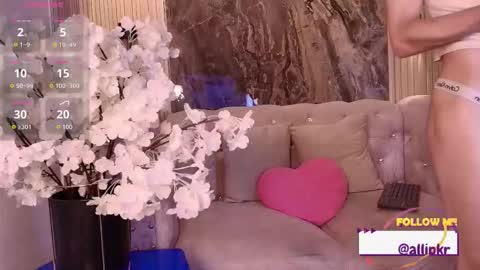 Snapshot of allison_parker1_ chatting on December 15, 11:58 am allison_parker1_ online show from December 15, 11:58 am