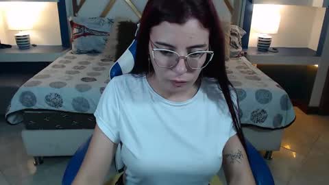 Snapshot of allisonlove_88 chatting on December 20, 2:52 am ALLISON online show from December 20, 2:52 am