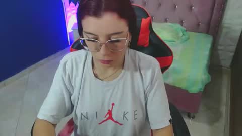 Snapshot of allisonlove_88 chatting on December 29, 10:25 pm ALLISON online show from December 29, 10:25 pm