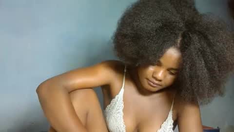 Snapshot of allizida01 chatting on November 28, 6:10 pm allizida01 online show from November 28, 6:10 pm