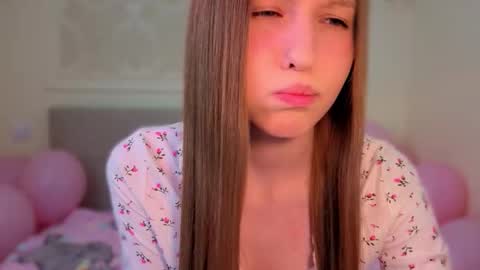 Snapshot of alllura chatting on February 20, 11:27 pm Axi online show from February 20, 11:27 pm